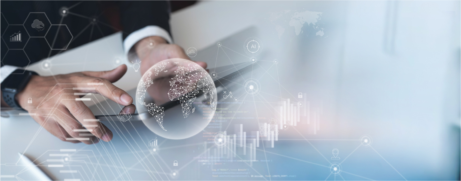 タブレット端末を操作しながら通信サービスやITソリューションを扱うビジネスシーンのイメージ写真